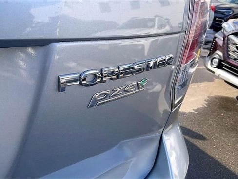 Used 2017 Subaru Forester 2.5i Premium image 8