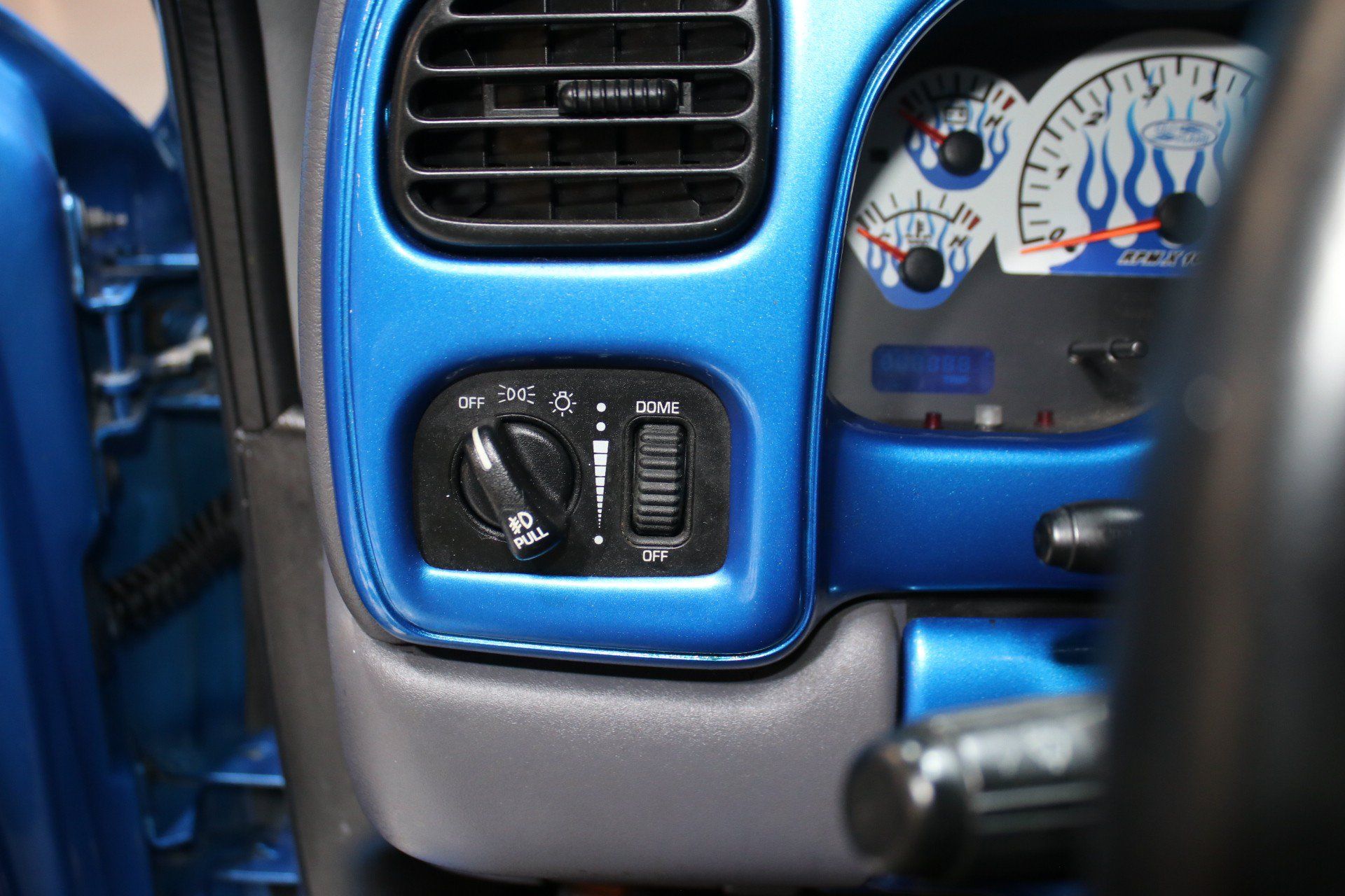 Used 1999 Dodge Durango 2WD image 56