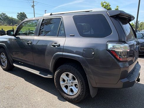 Used 2016 Toyota 4Runner SR5 Premium RWD image 10