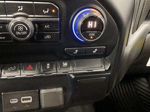 Used 2019 Chevrolet Silverado 1500 RST image 37