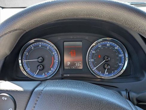 Used 2017 Toyota Corolla LE image 12