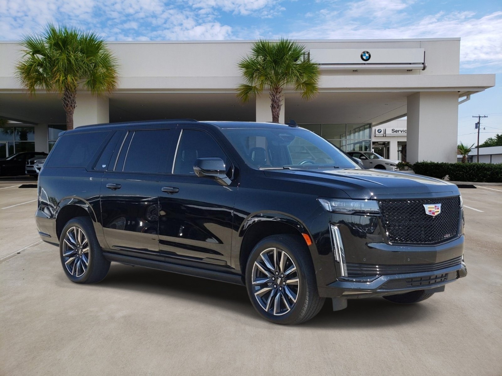 Used 2023 Cadillac Escalade ESV Sport Platinum w/ LPO, Floor Liner Package AWD/4WD image 3