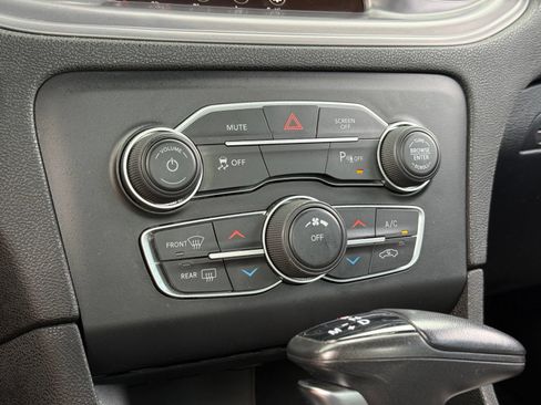 Used 2023 Dodge Charger SXT RWD image 16