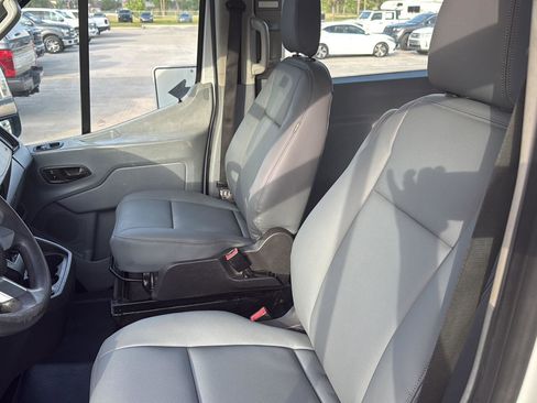 Used 2019 Ford Transit 350 XL image 6