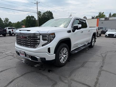 Used 2023 GMC Sierra 1500 Denali AWD/4WD image 2