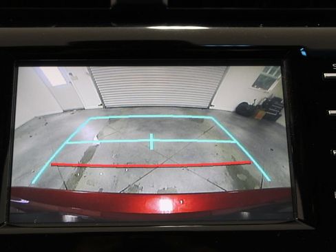Used 2018 Toyota Camry LE FWD image 41