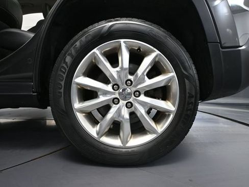 Used 2015 Jeep Cherokee Limited w/ Luxury Group AWD/4WD image 15
