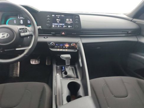 Certified 2025 Hyundai Elantra Sport image 10