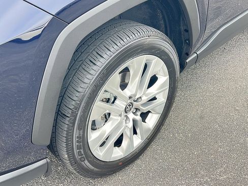 Used 2023 Toyota RAV4 XLE Premium image 9