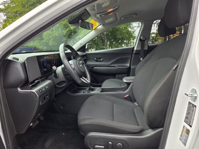 Used 2025 Hyundai Kona SEL AWD/4WD image 15