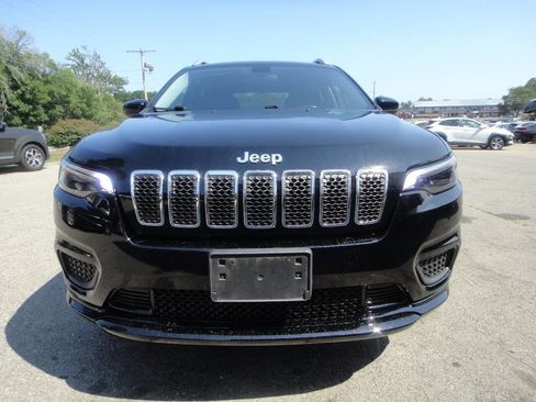 Used 2020 Jeep Cherokee Latitude w/ Cold Weather Group image 2