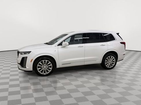 Certified 2023 Cadillac XT6 Premium Luxury image 5