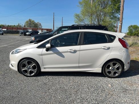 Used 2017 Ford Fiesta ST FWD image 4