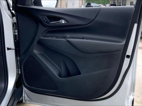 Used 2020 Chevrolet Equinox LT FWD image 22