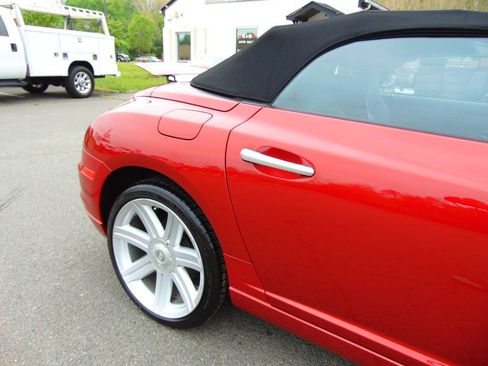 Used 2005 Chrysler Crossfire Limited RWD image 34