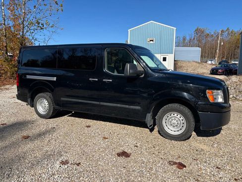 Used 2019 Nissan NV 3500 S image 2