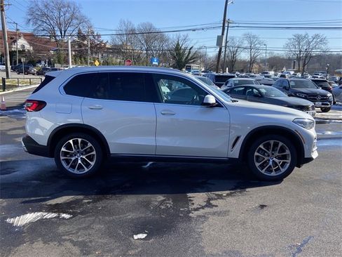 Certified 2022 BMW X5 xDrive40i w/ Parking Assistance Package image 4