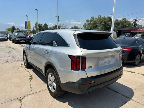 Used 2022 Kia Sorento LX AWD/4WD image 5
