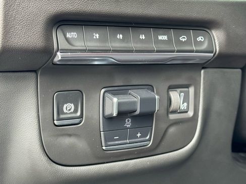 Certified 2025 Cadillac Escalade Premium Luxury w/ Touring Package image 22