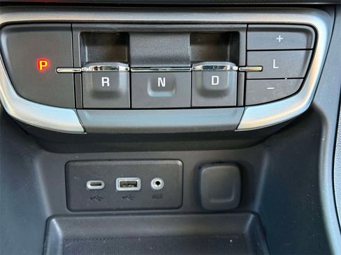 Used 2024 GMC Terrain SLE image 24