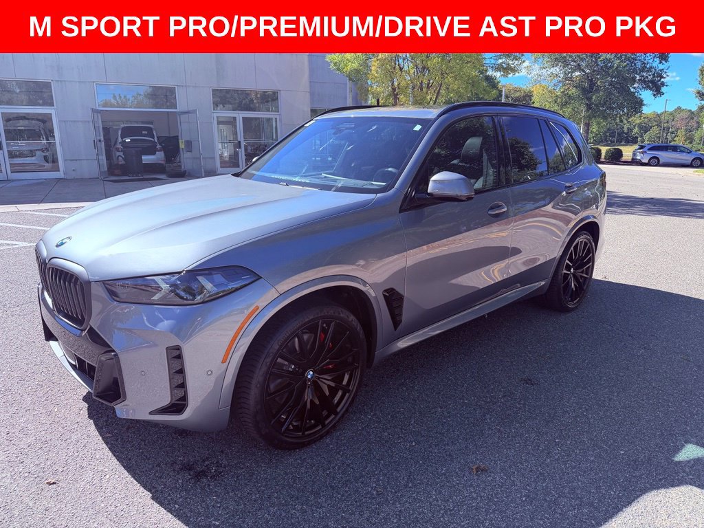 Used 2025 BMW X5 xDrive40i w/ M Sport Package AWD/4WD image 3