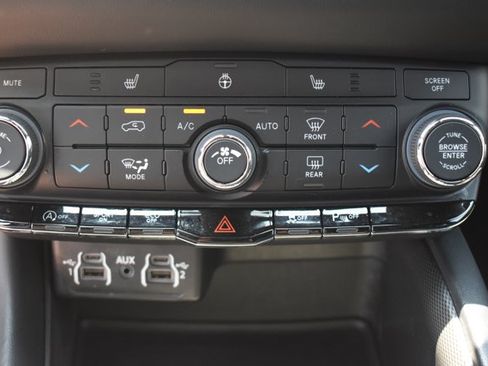 Used 2023 Dodge Durango GT RWD image 28