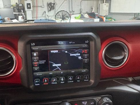 Used 2019 Jeep Wrangler Unlimited Rubicon AWD/4WD image 11