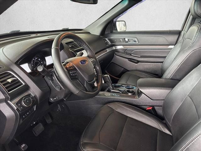 Used 2016 Ford Explorer Limited w/ Class II Trailer Tow Package FWD image 9