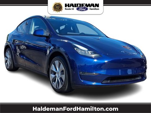 Used 2023 Tesla Model Y Long Range AWD/4WD image 1