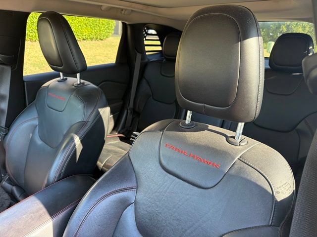 Used 2014 Jeep Cherokee Trailhawk w/ Comfort/Convenience Group AWD/4WD image 10