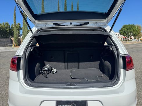 Used 2016 Volkswagen e-Golf SE w/ DC Fast Charging Package image 20