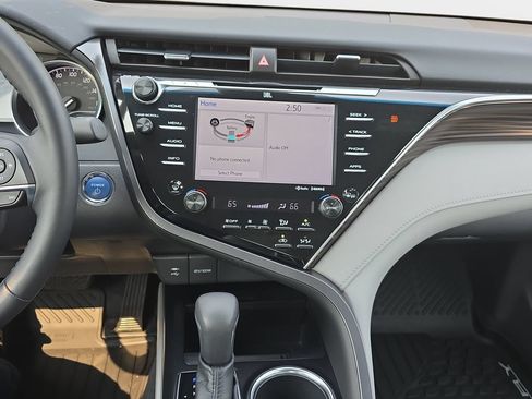 Used 2018 Toyota Camry XLE w/ Audio Package FWD image 19
