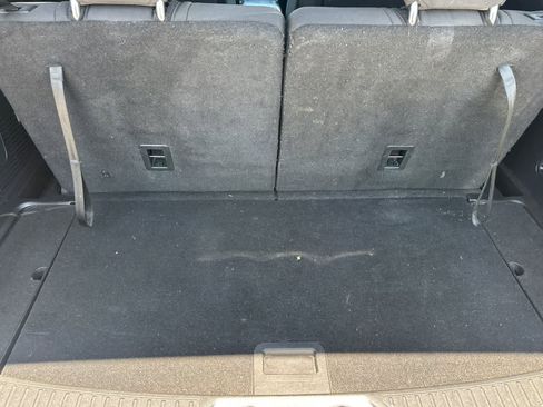 Used 2021 Ford Explorer XLT RWD image 17