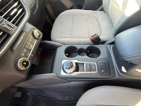 Used 2020 Ford Escape SE image 14
