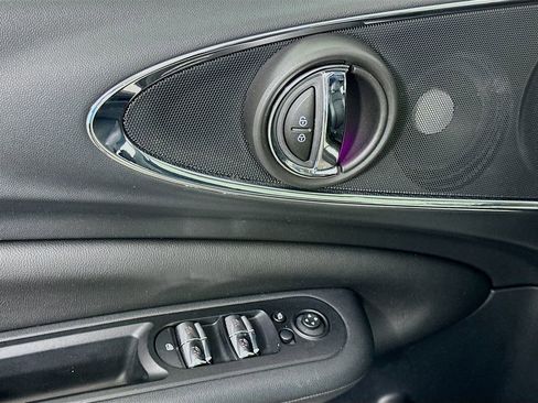 Used 2017 MINI Cooper Clubman ALL4 image 13