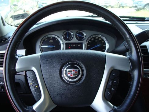 Used 2012 Cadillac Escalade ESV Luxury AWD/4WD image 17