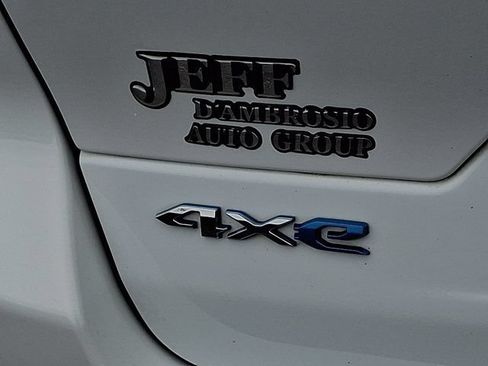 Used 2022 Jeep Grand Cherokee Limited 4xe w/ Luxury Tech Group II AWD/4WD image 38