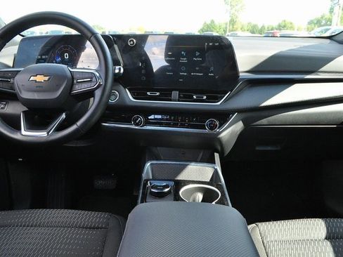 New 2026 Chevrolet Equinox LT image 14