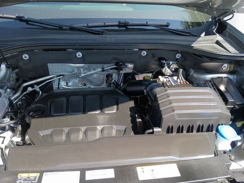 Certified 2026 Volkswagen Atlas SE FWD image 19