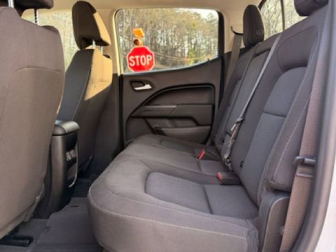 Used 2022 Chevrolet Colorado LT w/ LT Convenience Package image 7