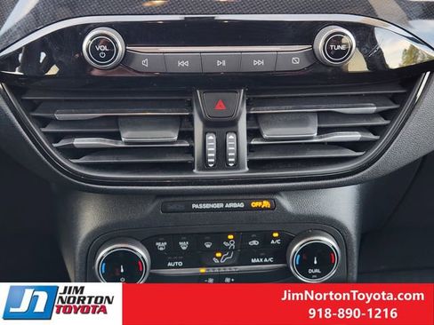 Used 2025 Ford Escape ST-Line image 19