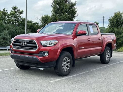 Used 2017 Toyota Tacoma SR5 w/ Tow Package AWD/4WD image 1