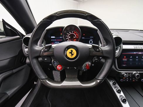 Used 2018 Ferrari GTC4Lusso T image 15
