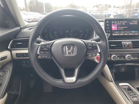 Used 2019 Honda Accord Touring image 10