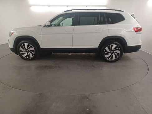 Used 2025 Volkswagen Atlas SE FWD image 4