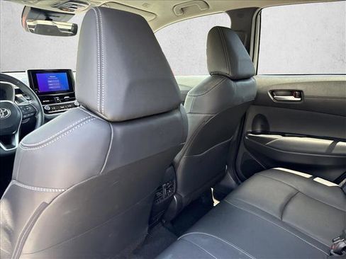 Used 2025 Toyota Corolla Cross XLE FWD image 16