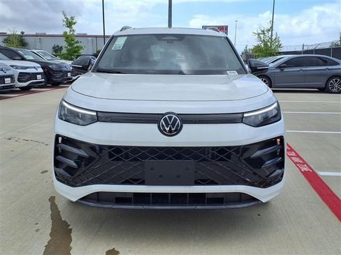 New 2026 Volkswagen Tiguan SE R-Line FWD image 5
