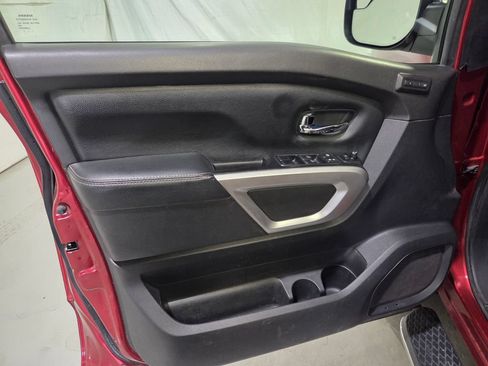 Used 2017 Nissan Titan SL AWD/4WD image 16