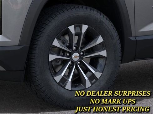 New 2026 Chevrolet Equinox LT w/ Safety and Technology Package FWD image 9