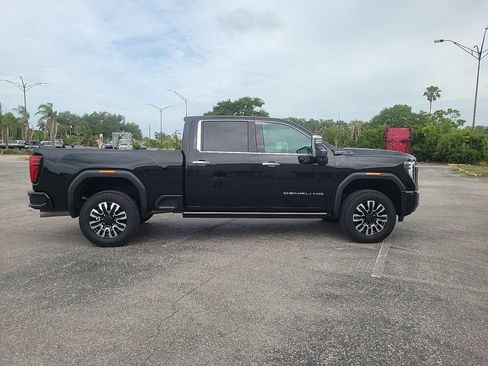 Used 2024 GMC Sierra 2500 Denali Ultimate AWD/4WD image 5